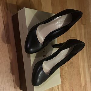 Franco Sarto classic black pump